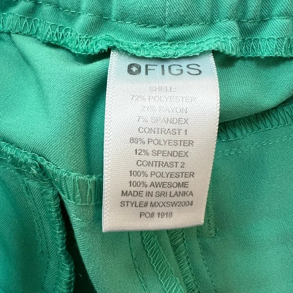 FIGS Men’s Tansen Jogger Scrub Pants in Surgical Green, size M